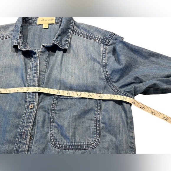 Attractive Anthropologie’s Cloth & Stone Faded chambray shirt - Picture 7 of 8